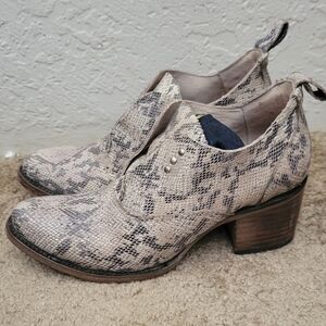 Freebird Sadie Ankle Booties Size 8